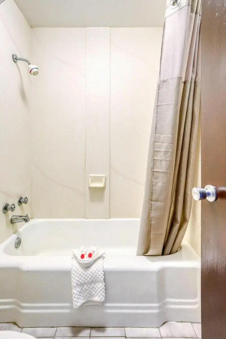 FairBridge Inn Express North Lima