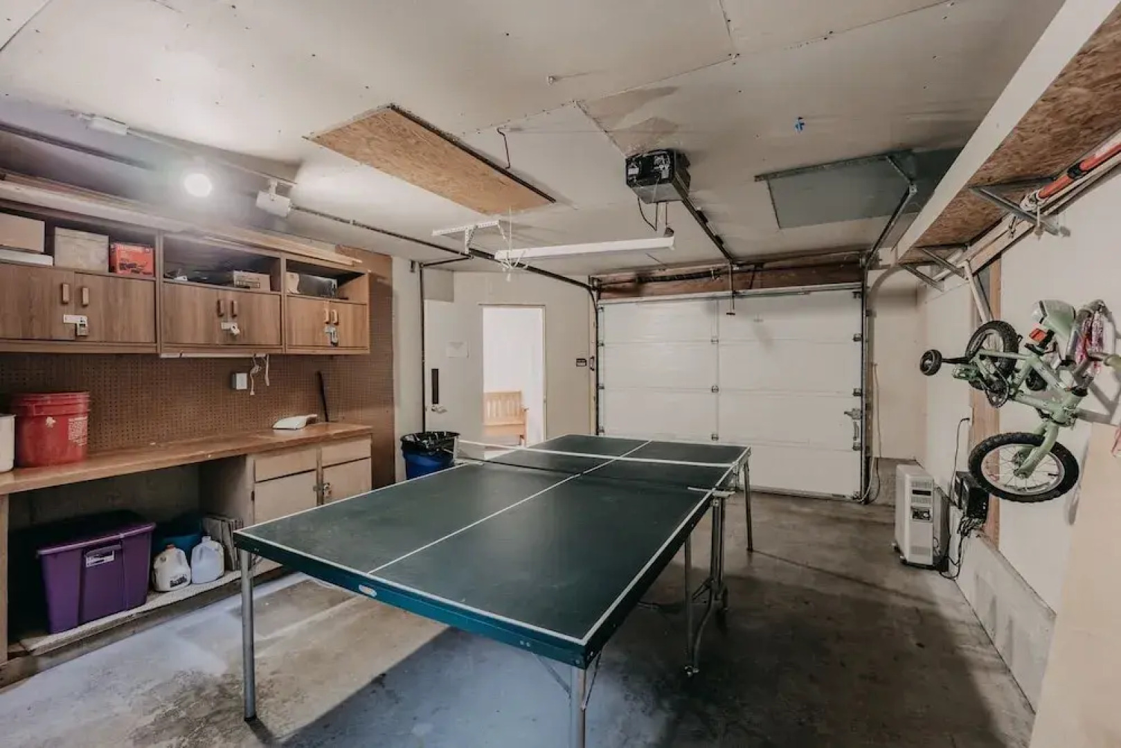 13sl - Hot Tub - Pets Ok - Wifi - Sleeps 8 2 Bedroom Home by RedAwning