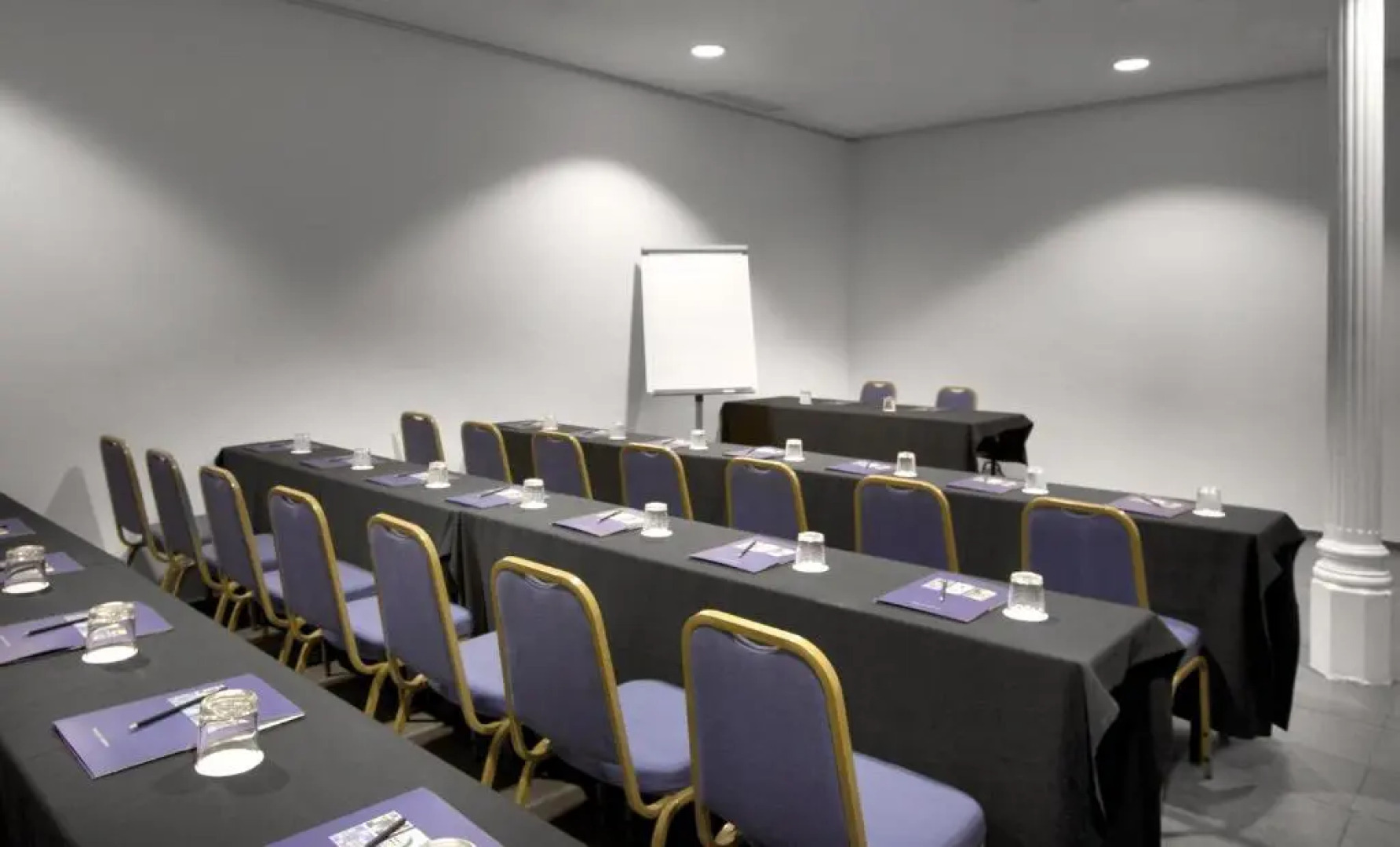 Отель Onix Rambla