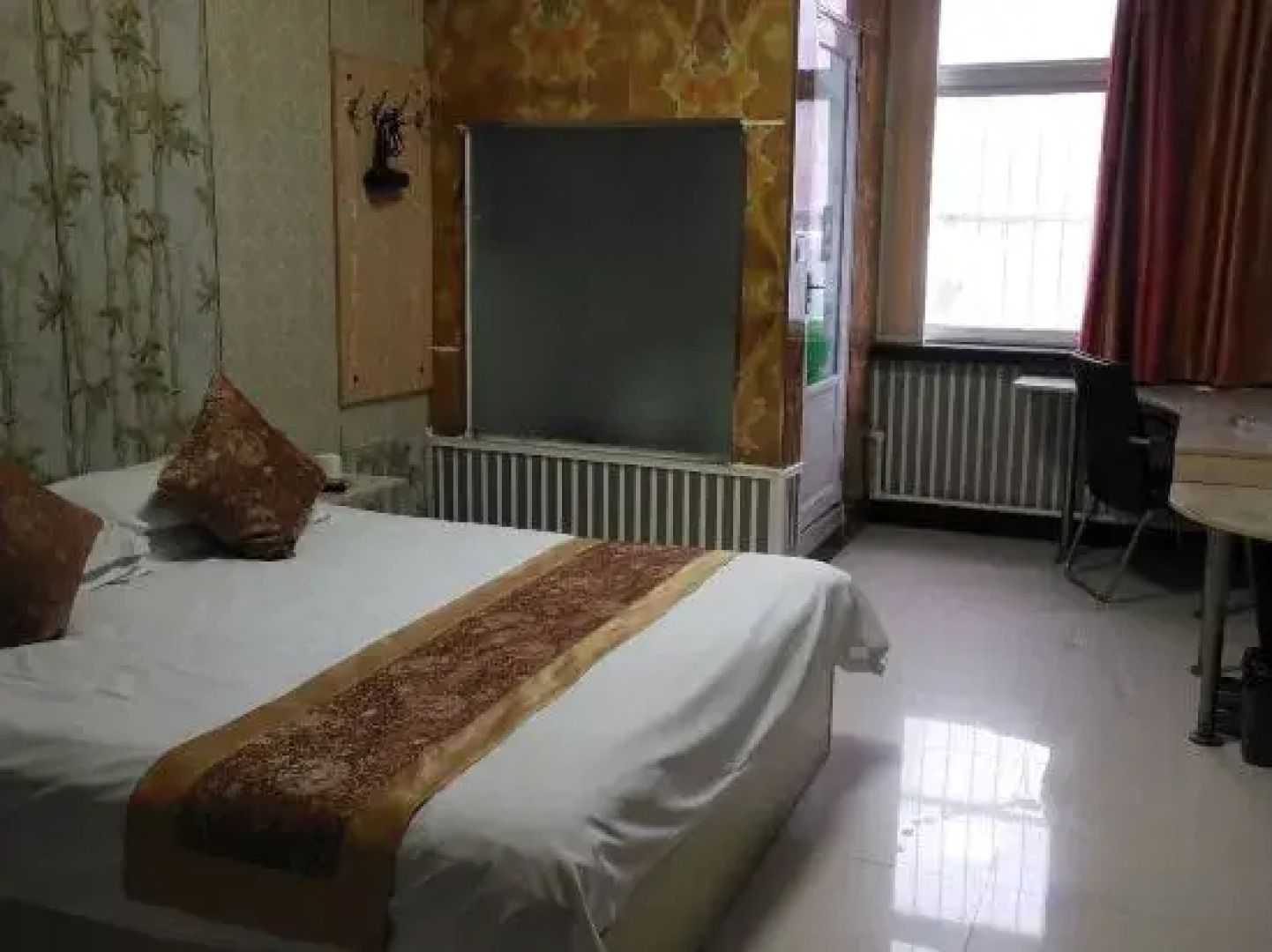 Dengfeng Business Hotel