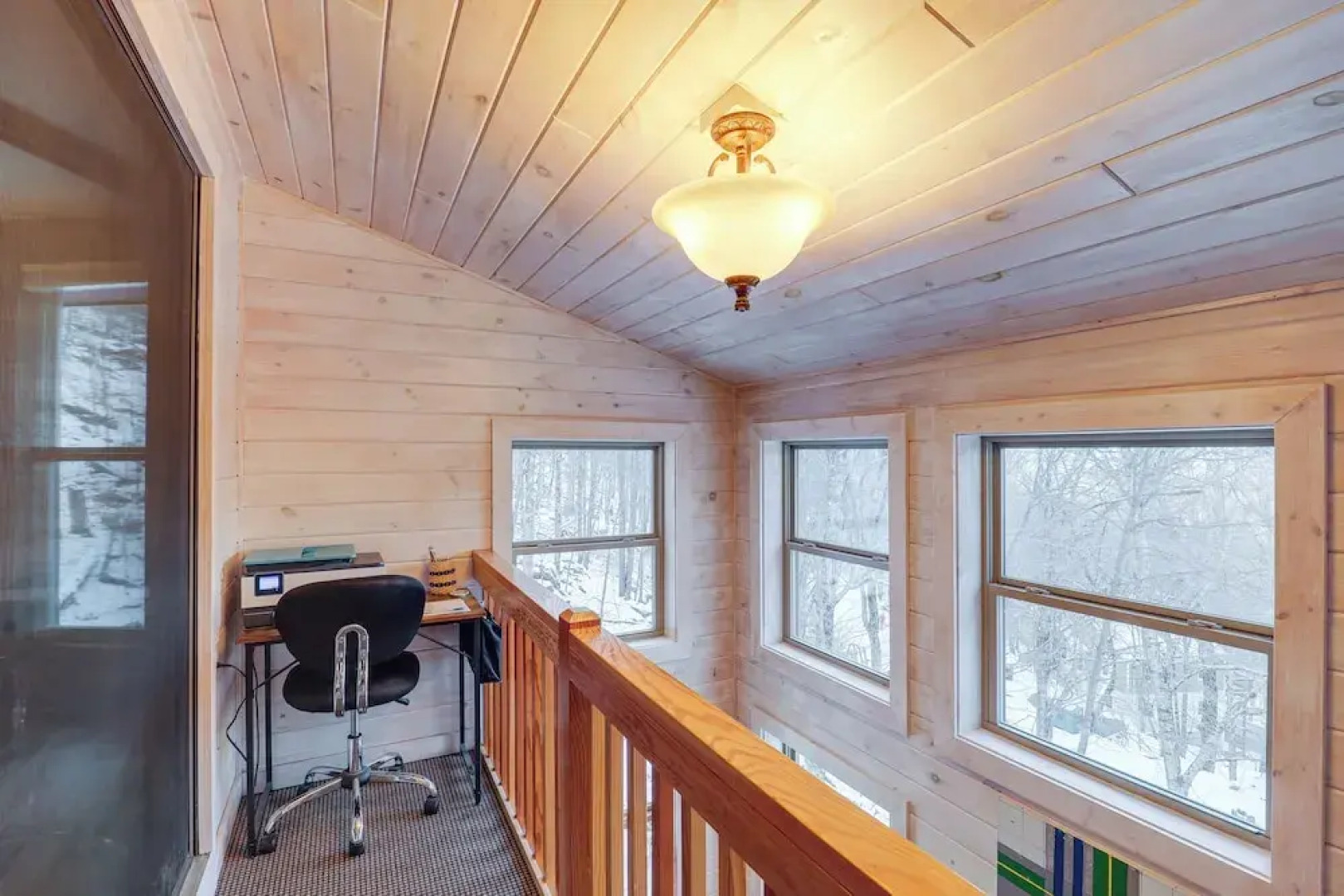 Beech Mountain Cabin w/ Deck: Half-mi to Skiing