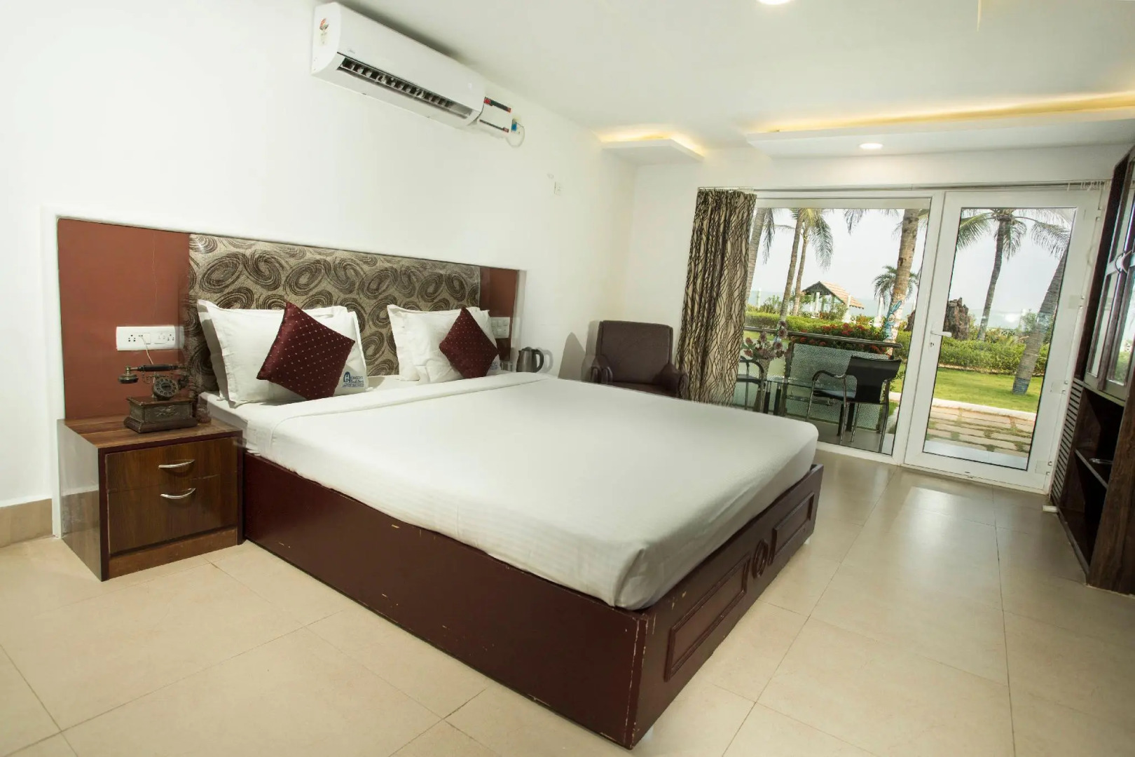 Shelter Beach Resort - Ecr