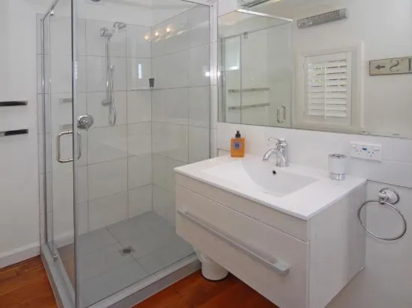 Historic Colenso Cottage