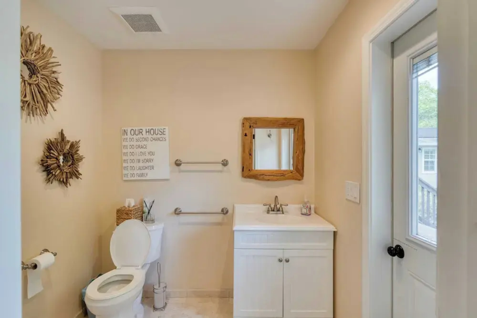 Glen Ellen Escape 5BR Retreat w/ Pool, Hot Tub, Hammocks & Vineyard Views