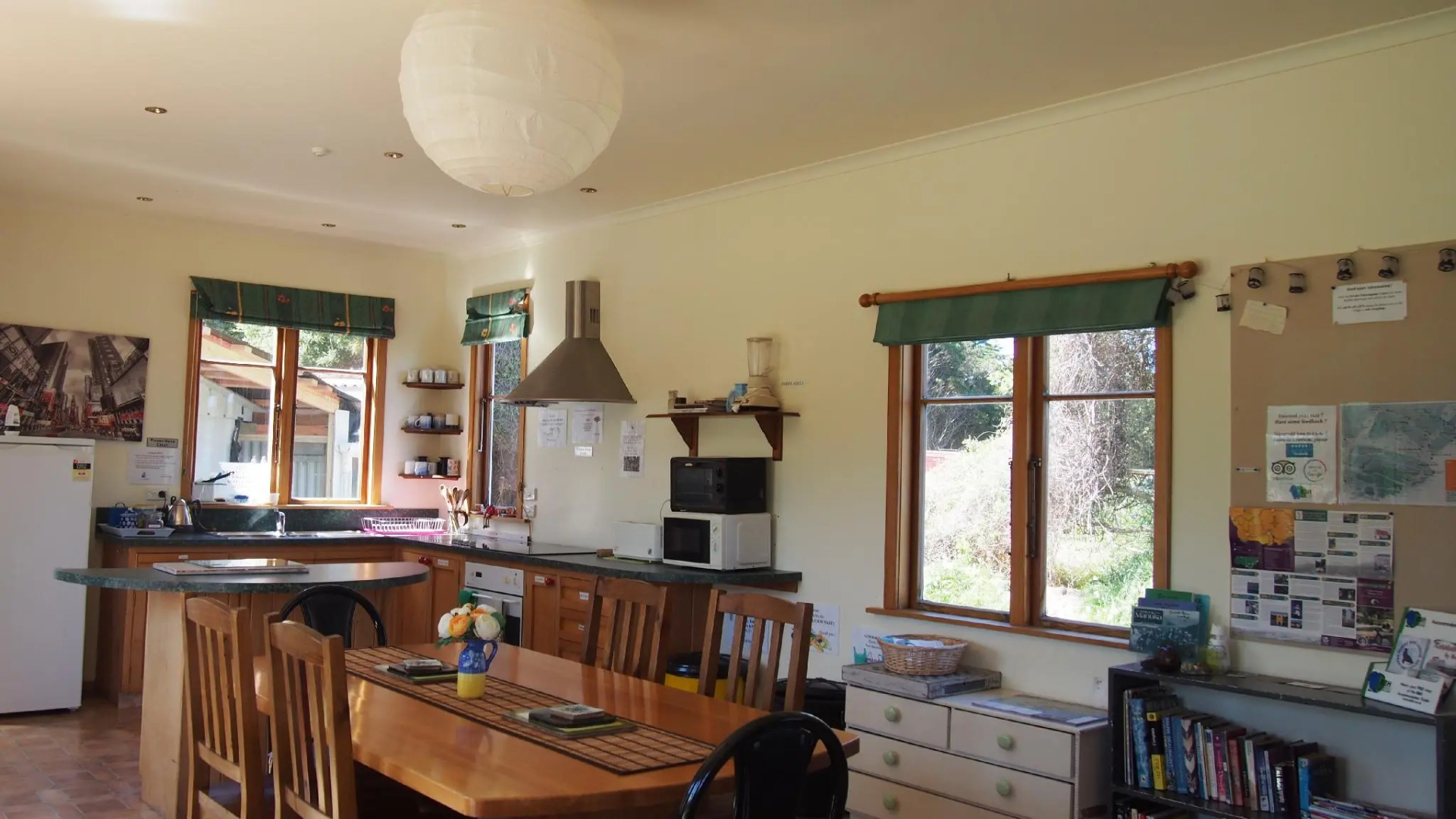 Surat Bay Lodge, Motel and Backpackers