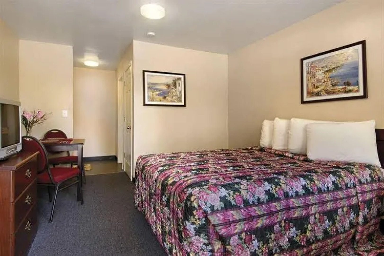 Savannah Suites-Stone Mountain