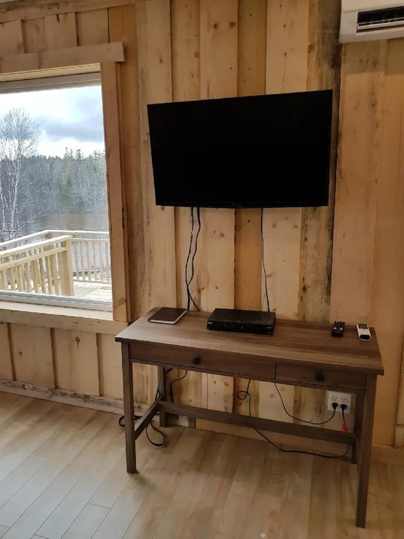 Striper Fishing & Hunting Lodge