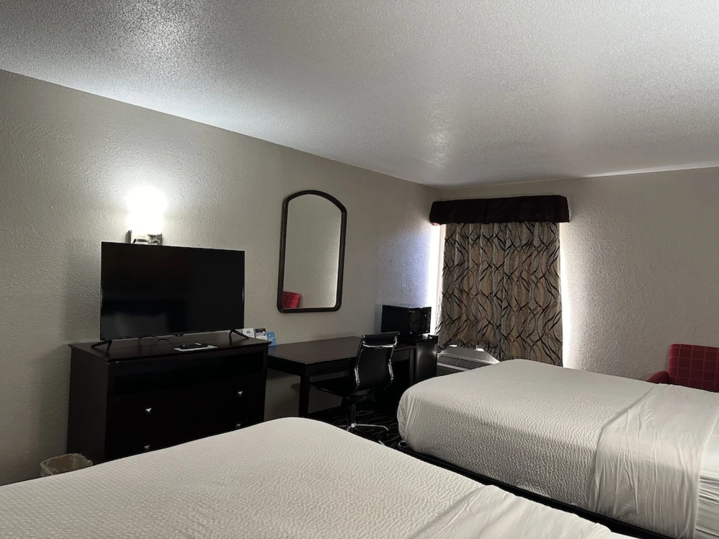 Days Inn & Suites by Wyndham Casey