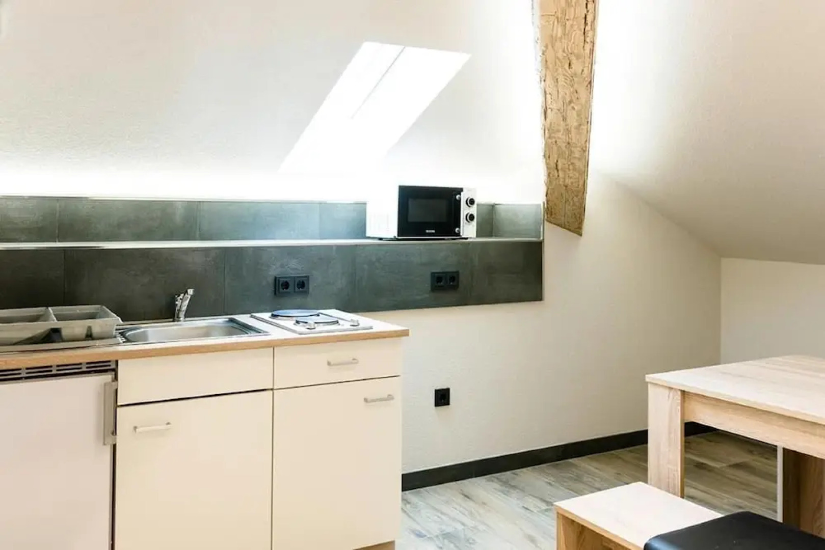 Bahnhof ERZINGEN hotel coffee  & more