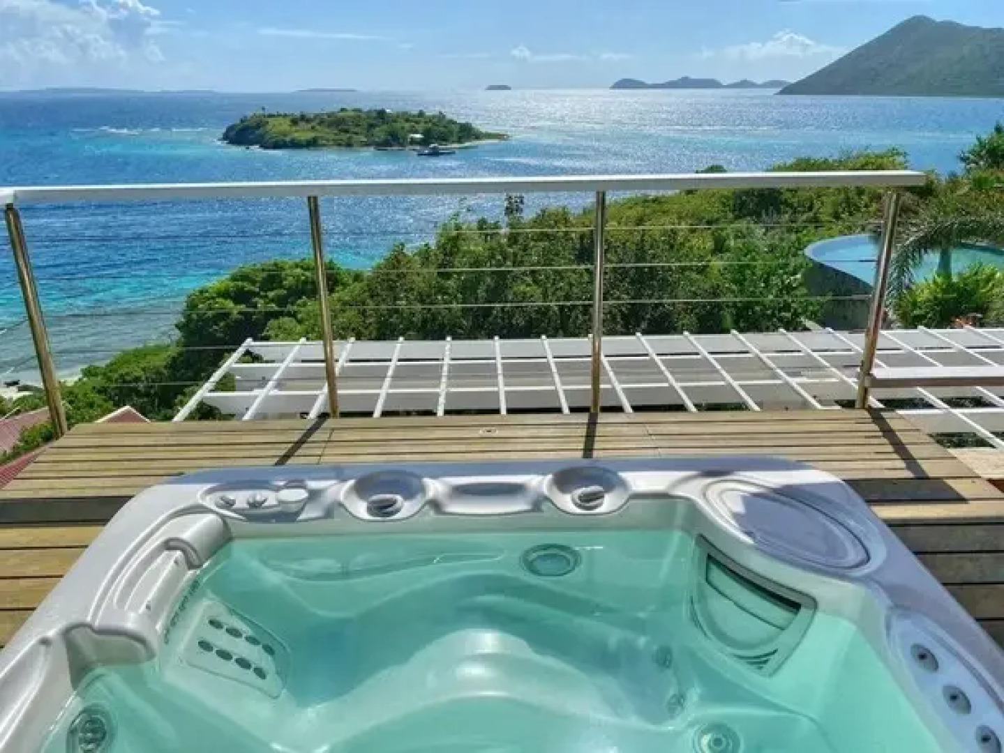 Luxury 7BR Waterfront Villa w Instaviews Boat