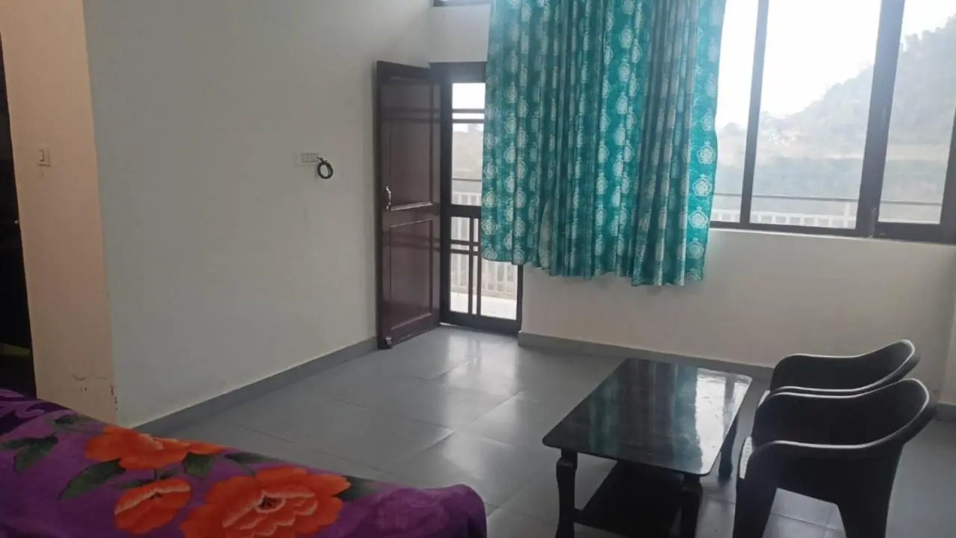 Yellowoaks Guest House by stayapart