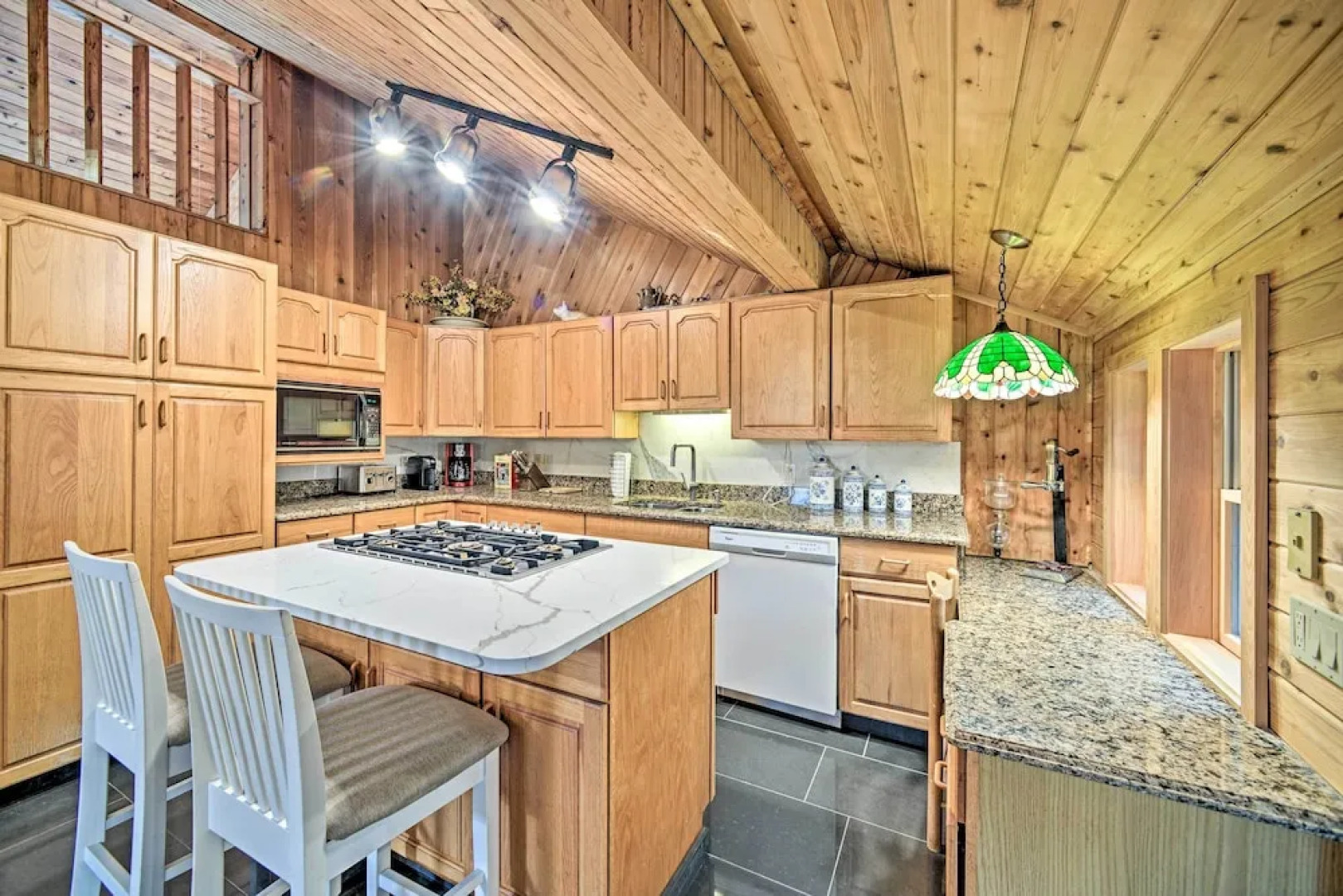 Upstate Hideaway by Hiking & Hunter Mountain!