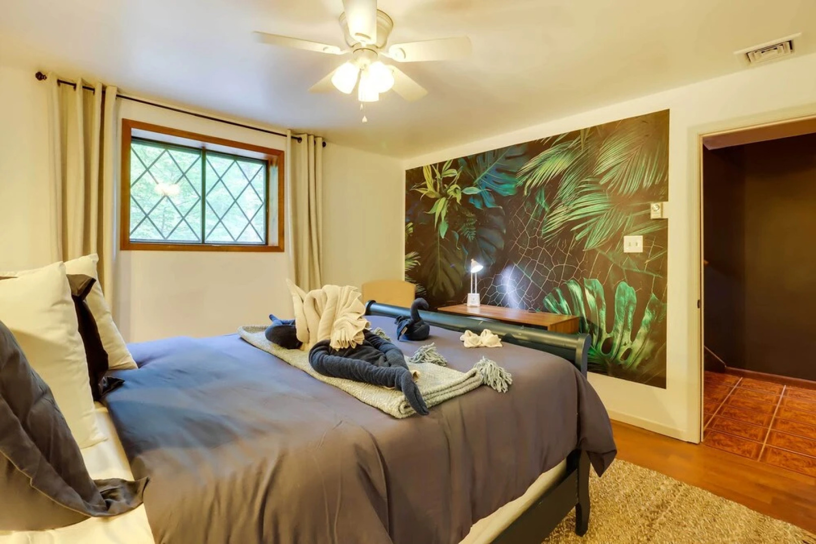 Outdoor Entertainment + Hot Tub: Poconos Home!