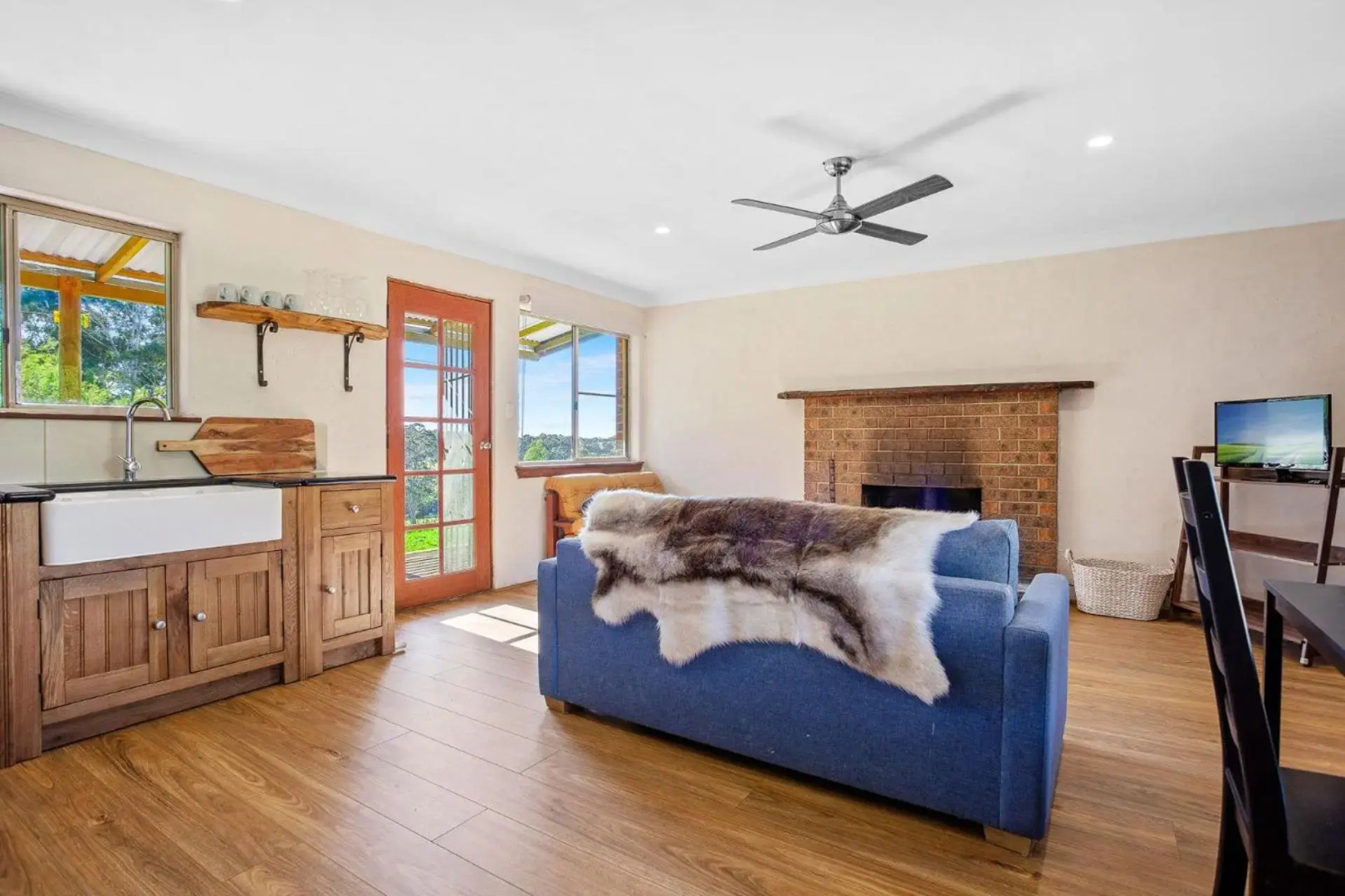 Braeside Cabin One - Pinkwood