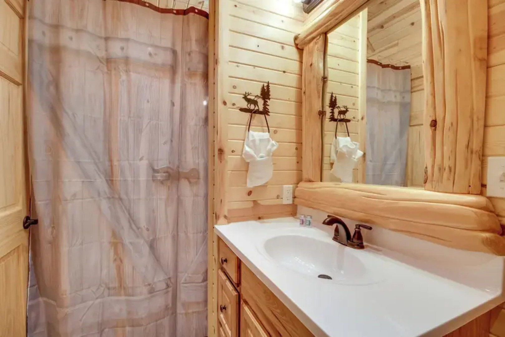 Pequot Lakes Vacation Rental w/ Patio & Fire Pit