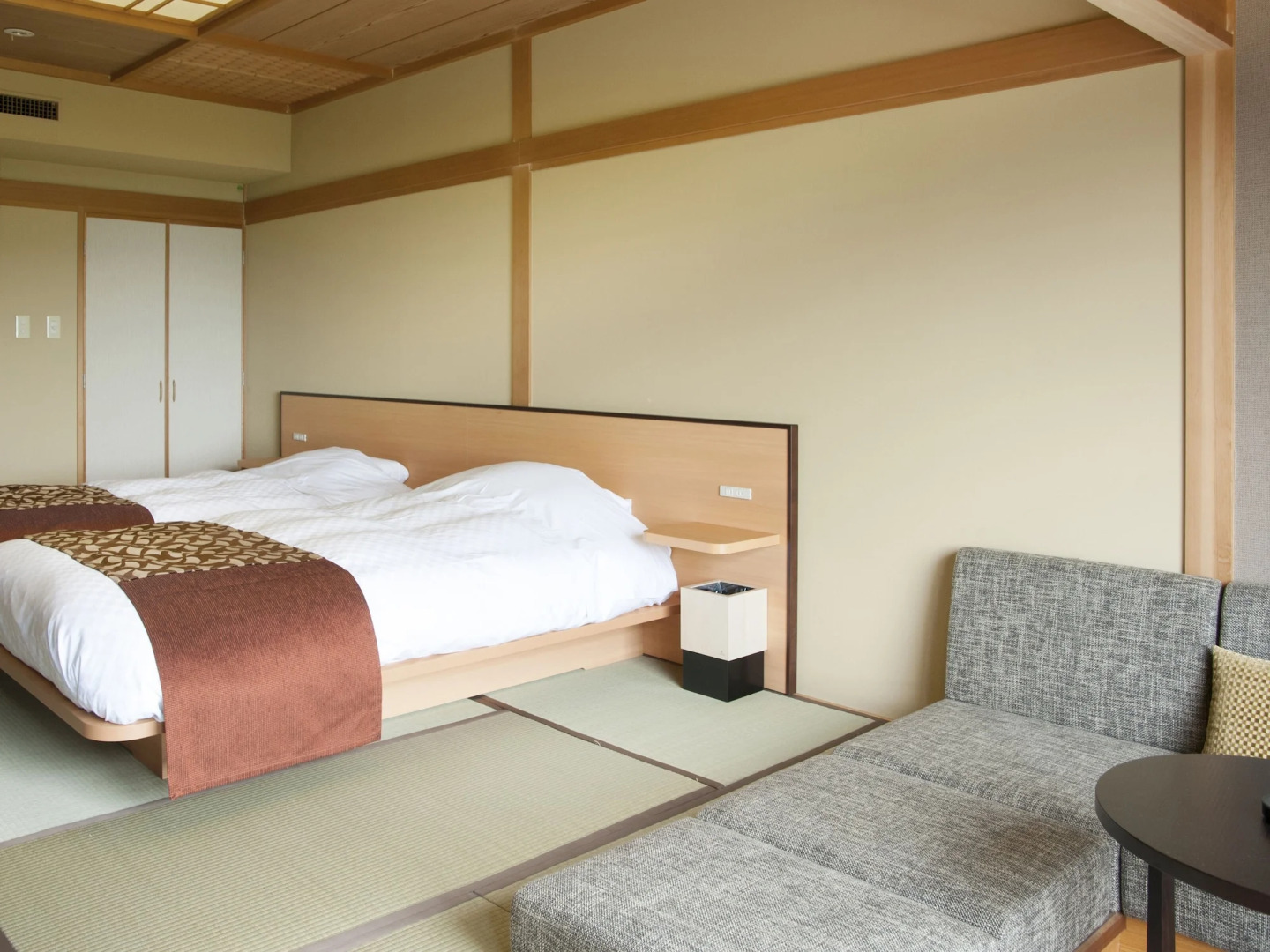 Lake Akan Tsuruga Wings