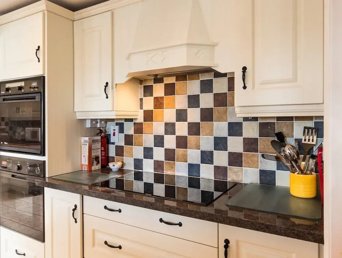 Family Beach House Located Within a Short Stroll of Waterville