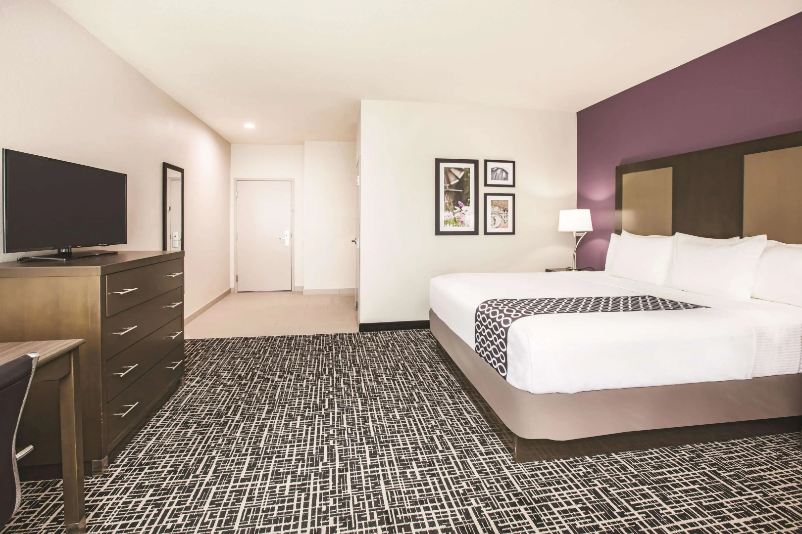 La Quinta Inn & Suites by Wyndham Dallas Plano - The Colony