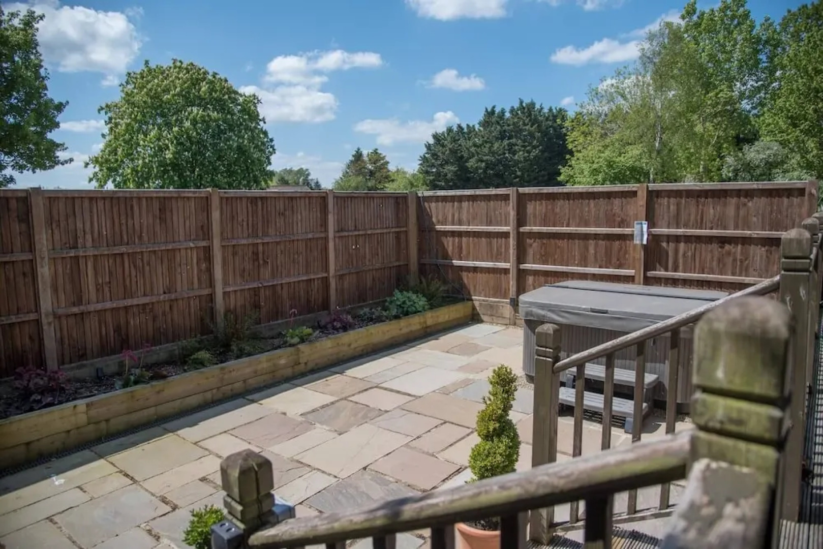 Willow Lodge With Hot Tub, Kingfishers