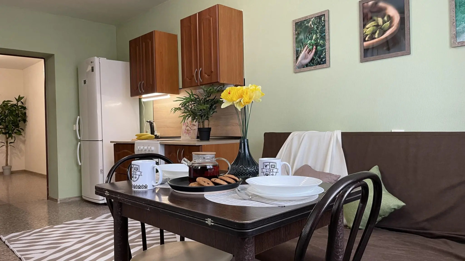 Yousinn (Юсинн) на улице Добролюбова