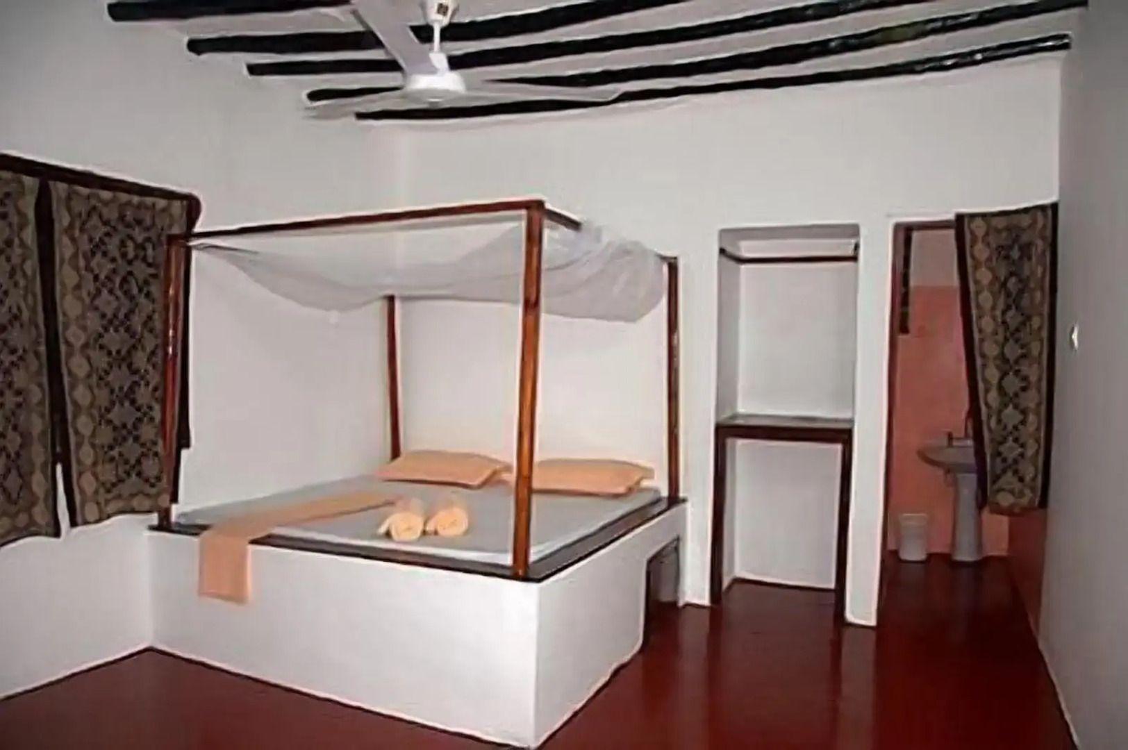 Baraka Aquarium Bungalows