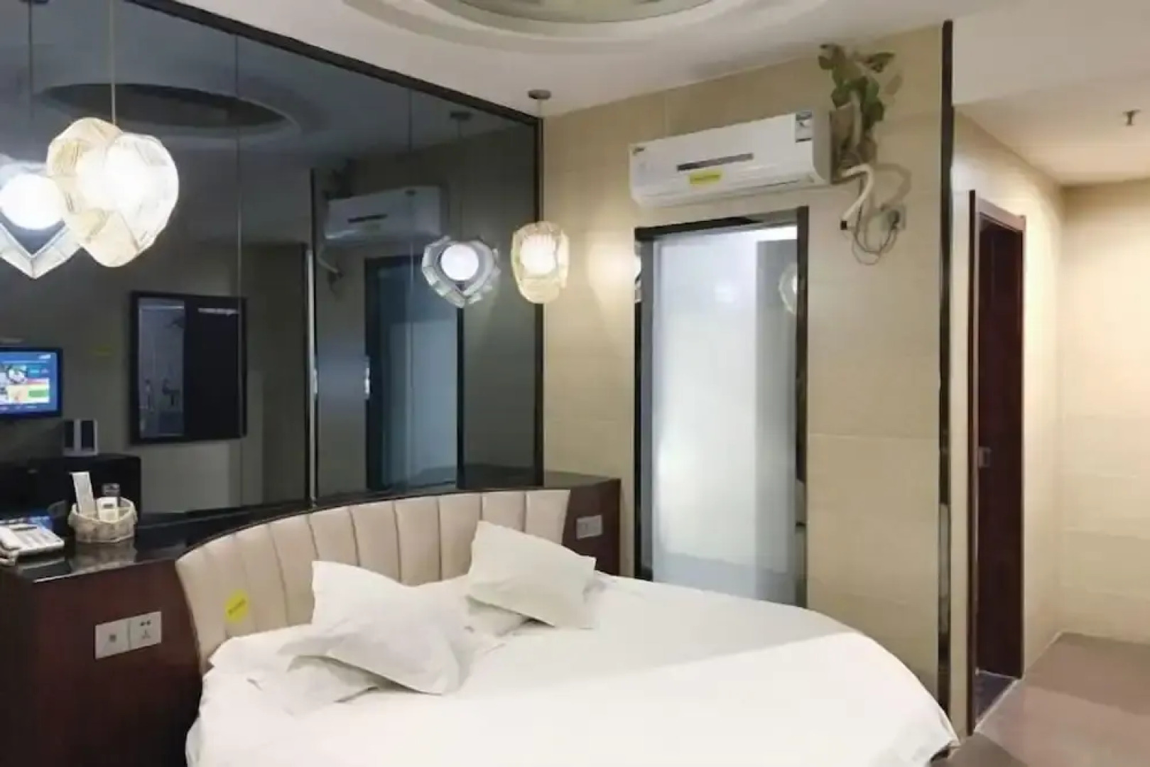 MOLAN Hotel（Fangte Second Phase Store）