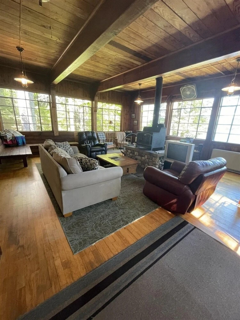 Highland Holiday Limit 7-10 3 Bedroom Cottage by RedAwning