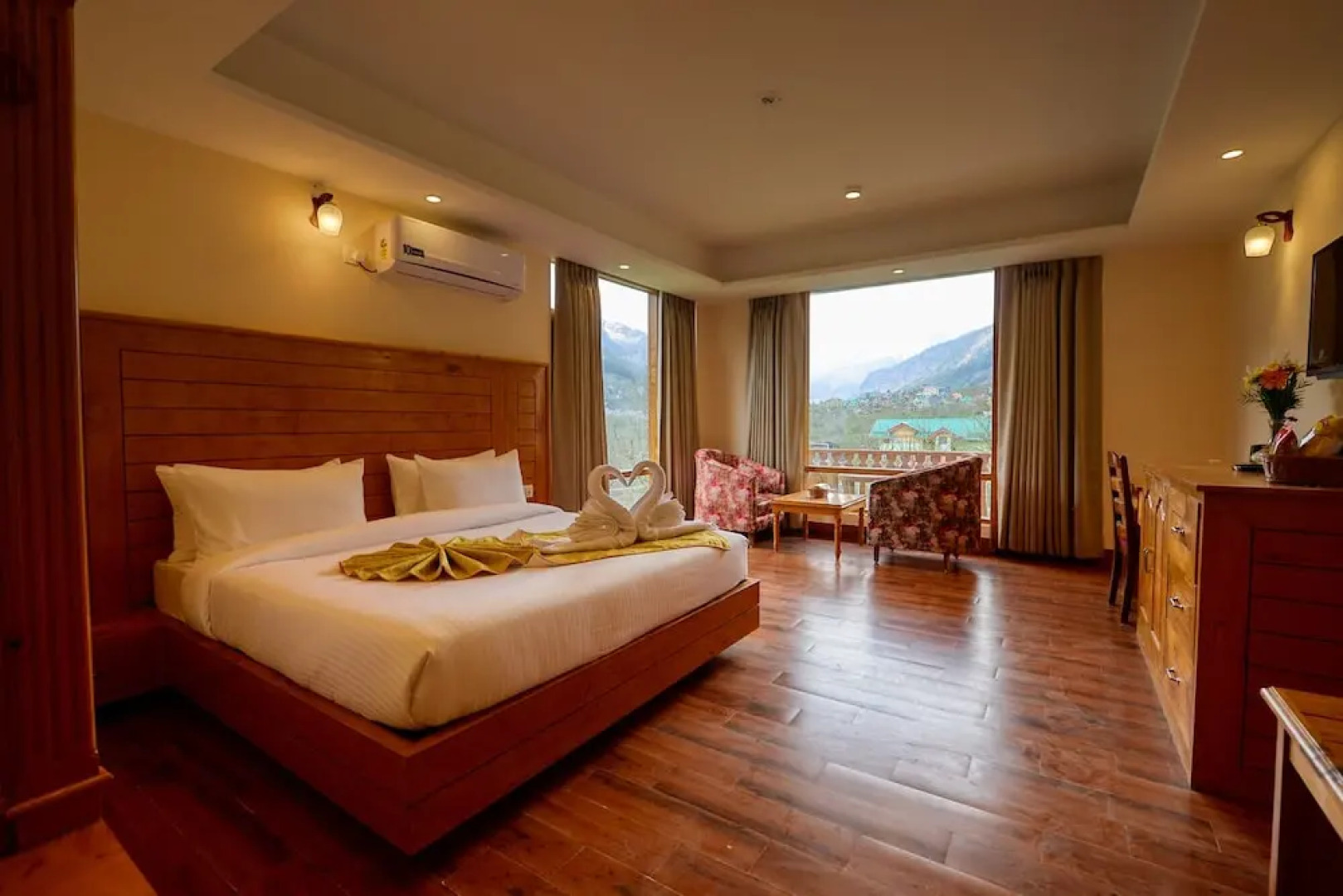 Clarks Inn Suites Manali