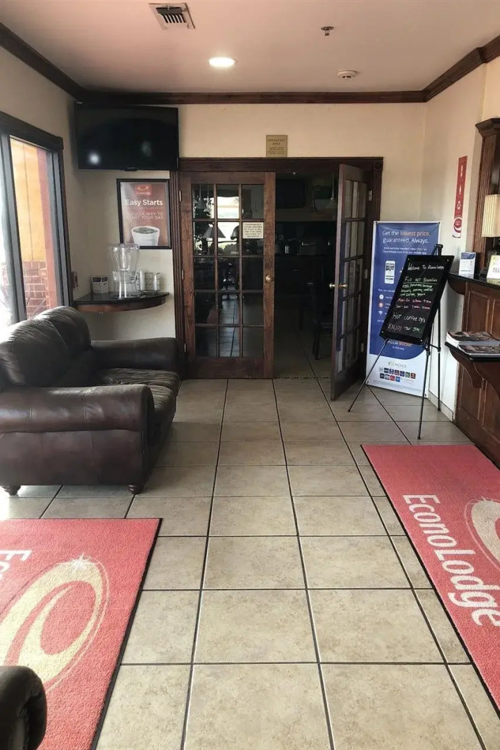 Econo Lodge Lubbock I-27