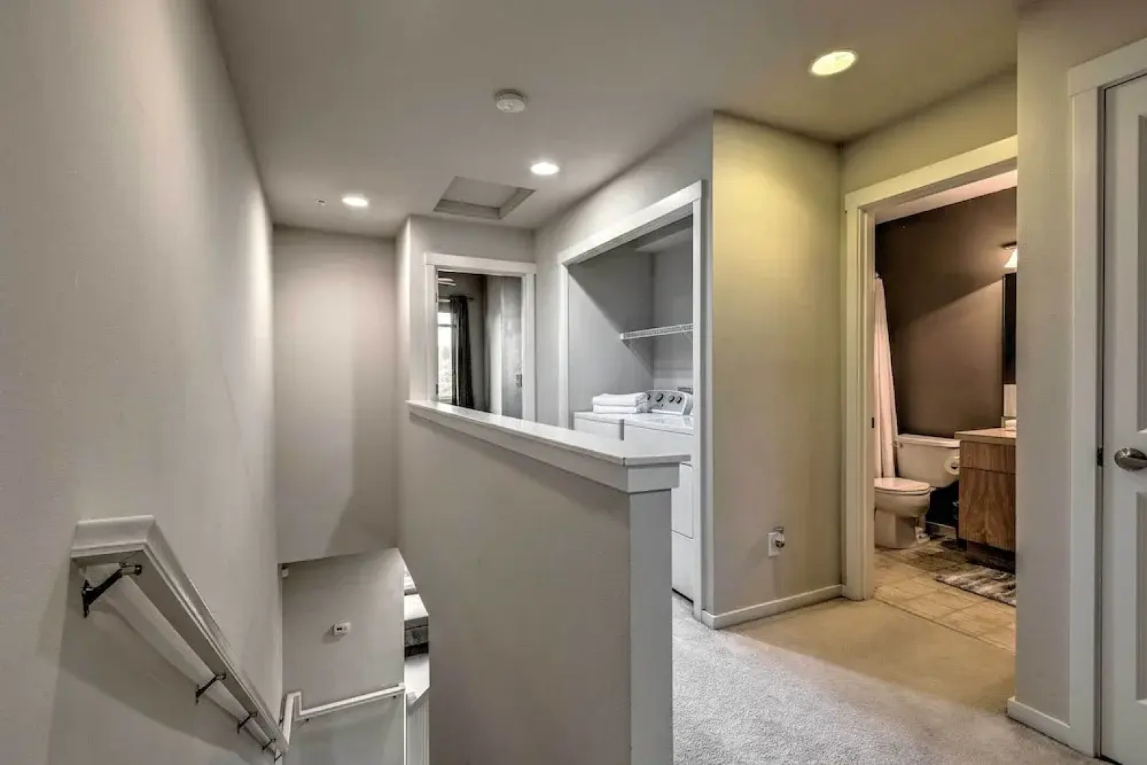 Quaint Issaquah Home - Walk to Shops & Dining