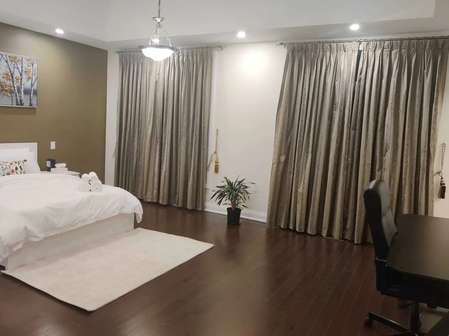 Luxurious Rooms in Pickering