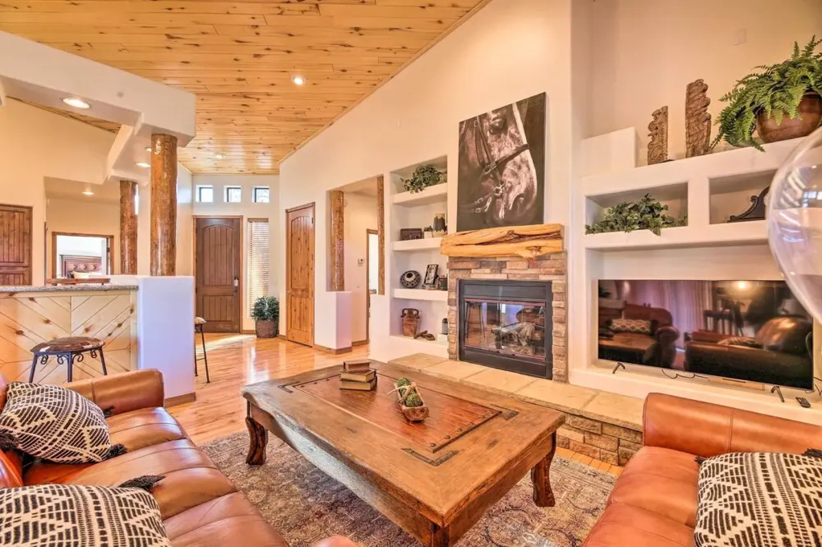 Patio, Deck & Grill: Spacious Show Low Home!