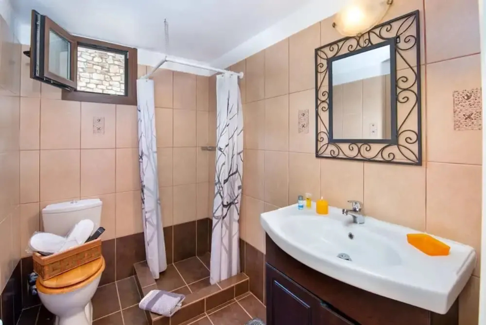 Kirki s Cozy Getaway - Paxoi Getaway w Jacuzzi