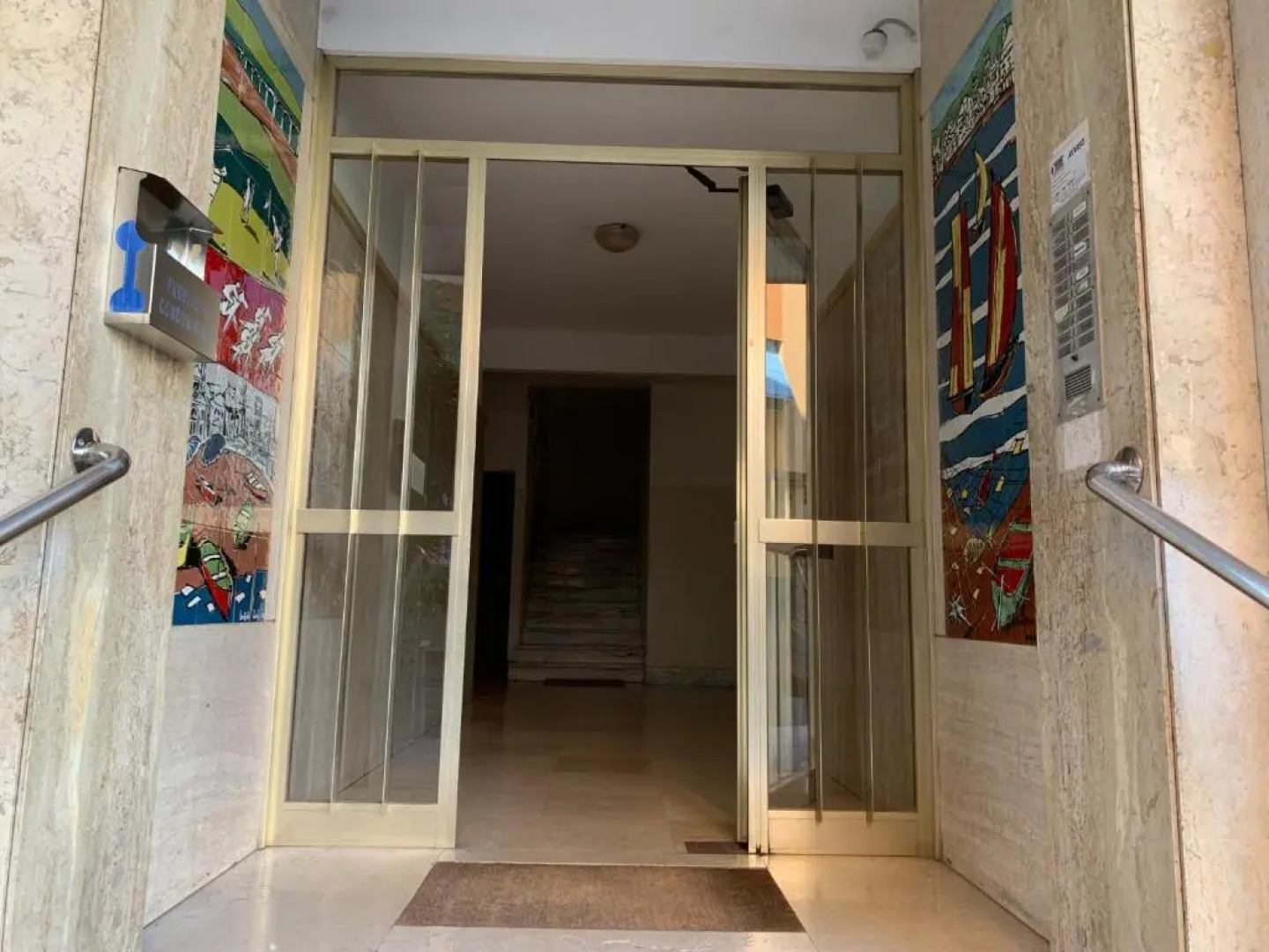 House Sunflower by Holiday World