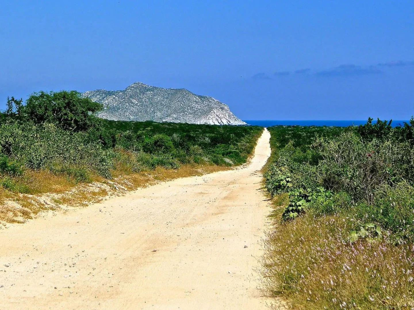 Vidasoul Hotel and Crossroads Country Club Restaurant