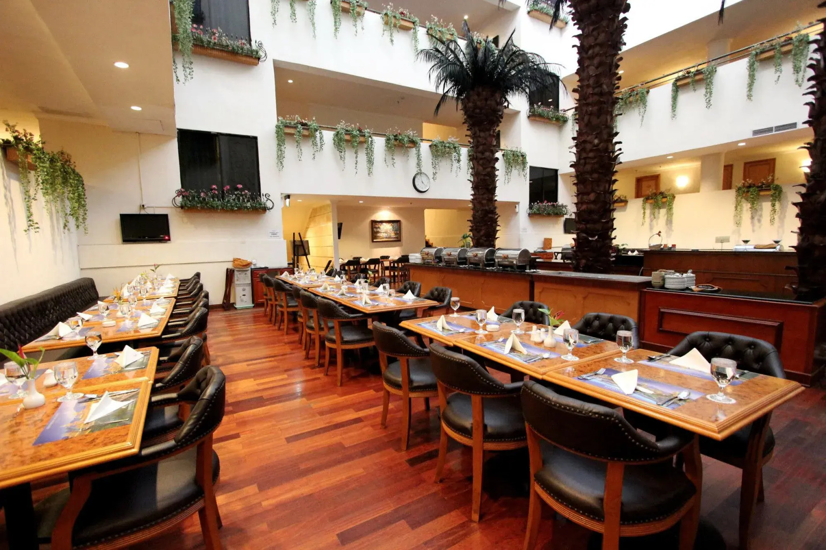 Harmoni Suites Hotel