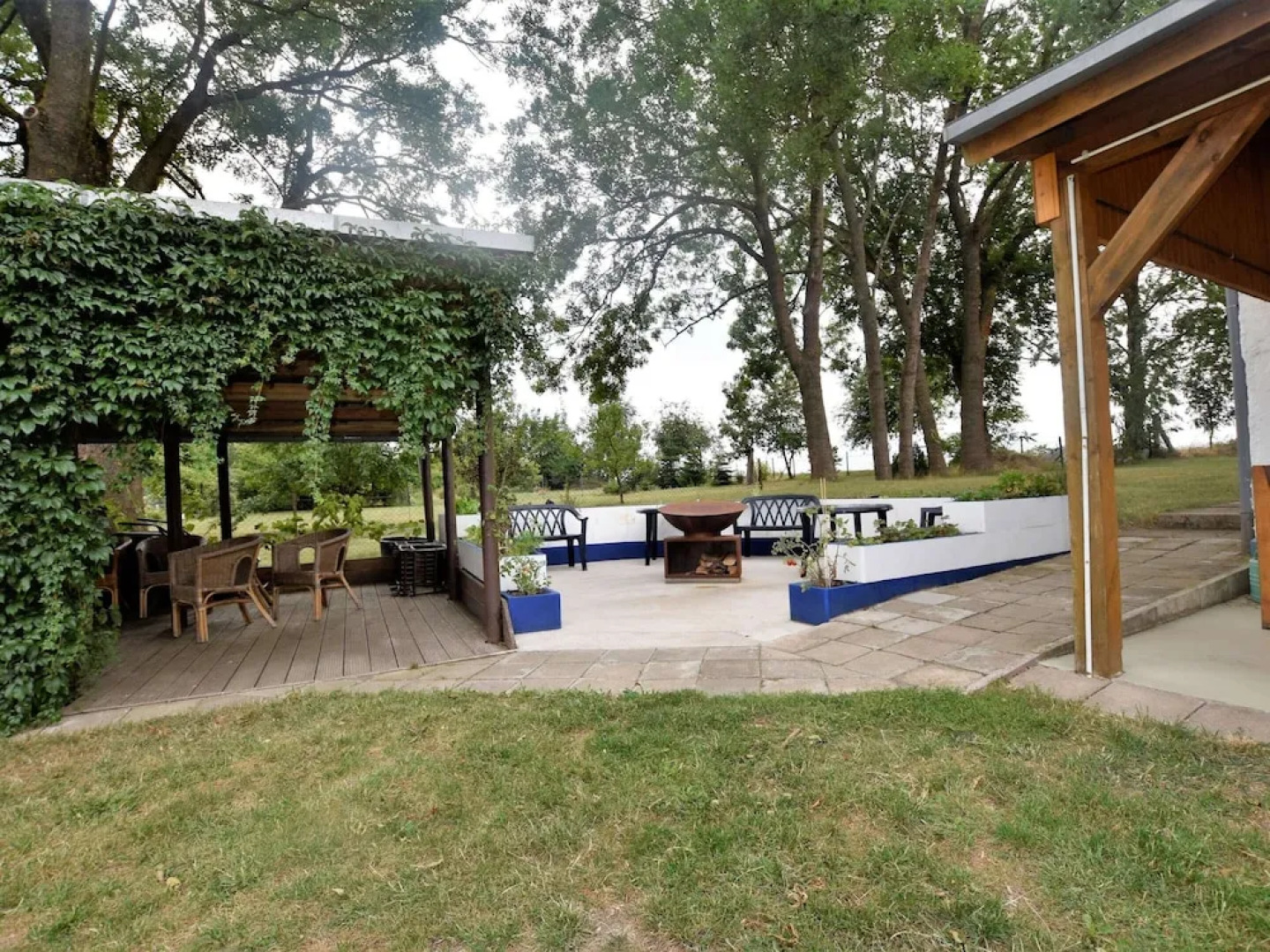 Luxuriose Ferienwohnung in Boddin mit Garten