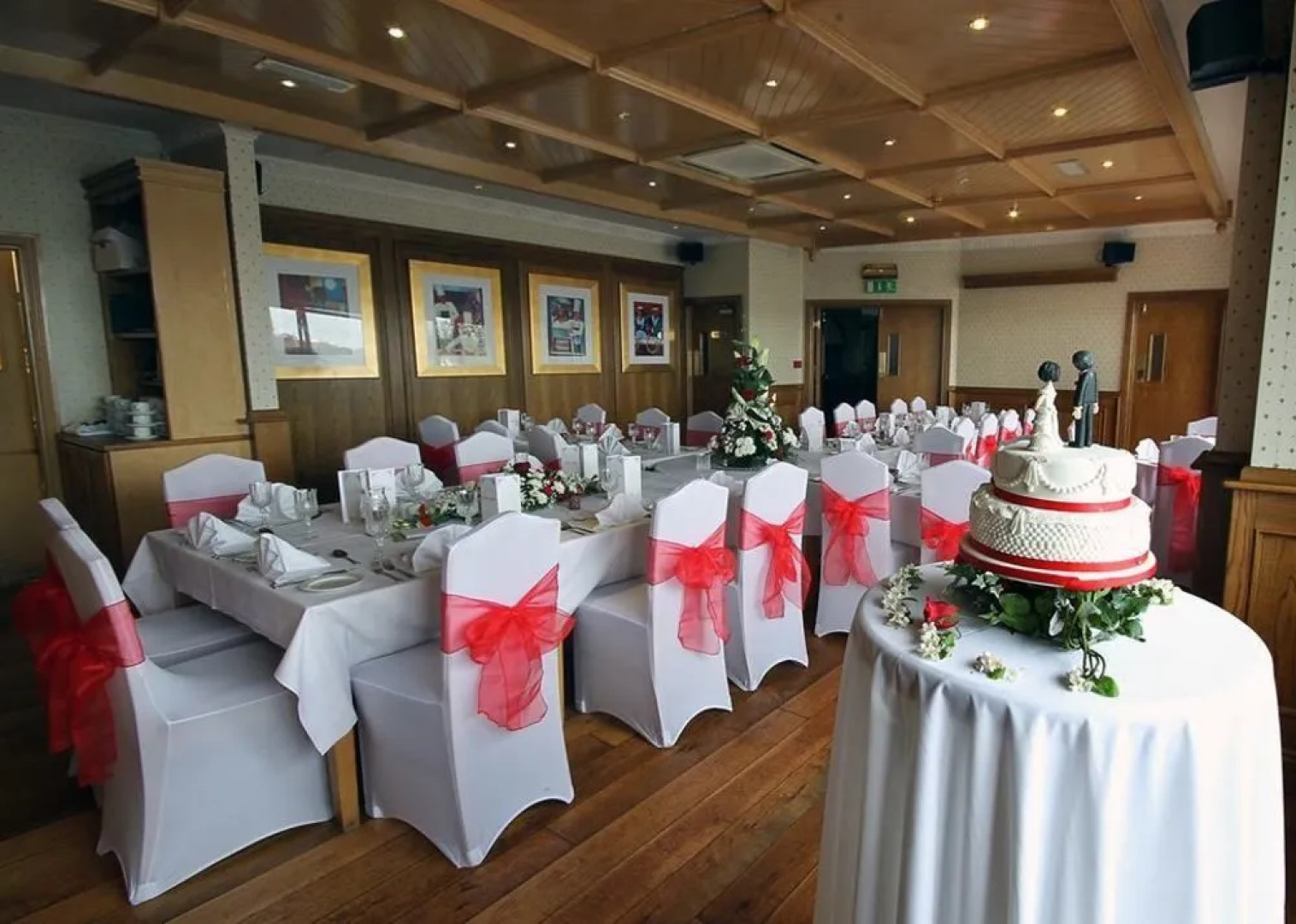 Lakeside Manor Hotel