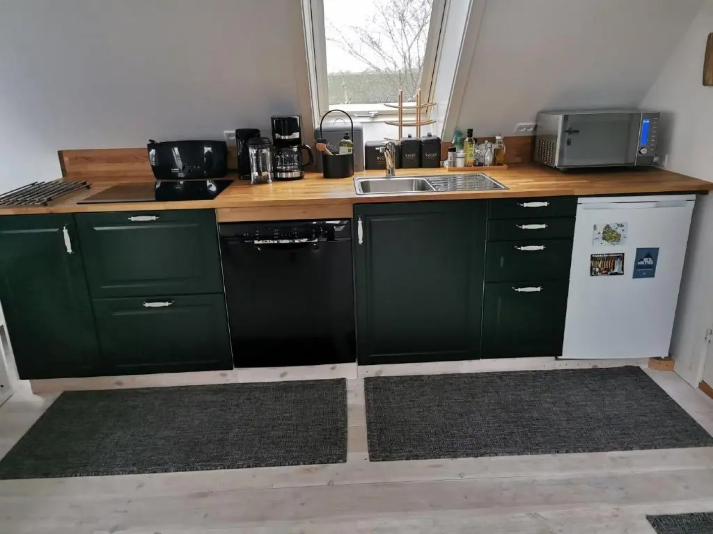 The 'Loft' Apartment- "Den Gule Svane" Guest House - near Rønne & Beach