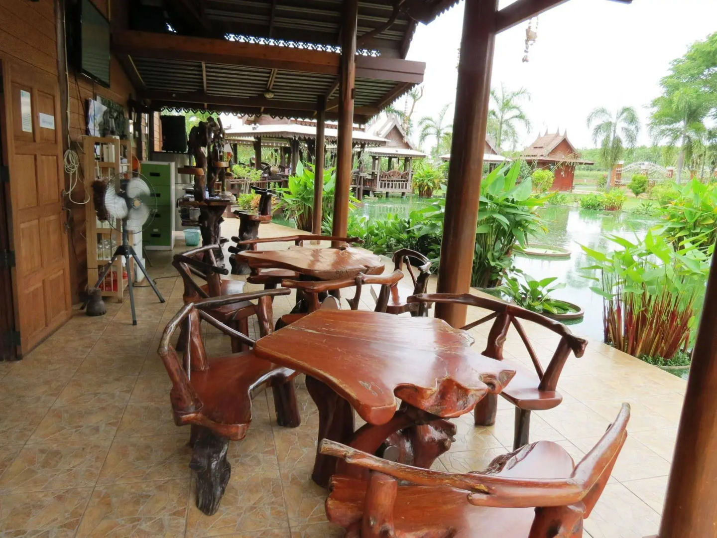 Pongsin Resort and Restaurant