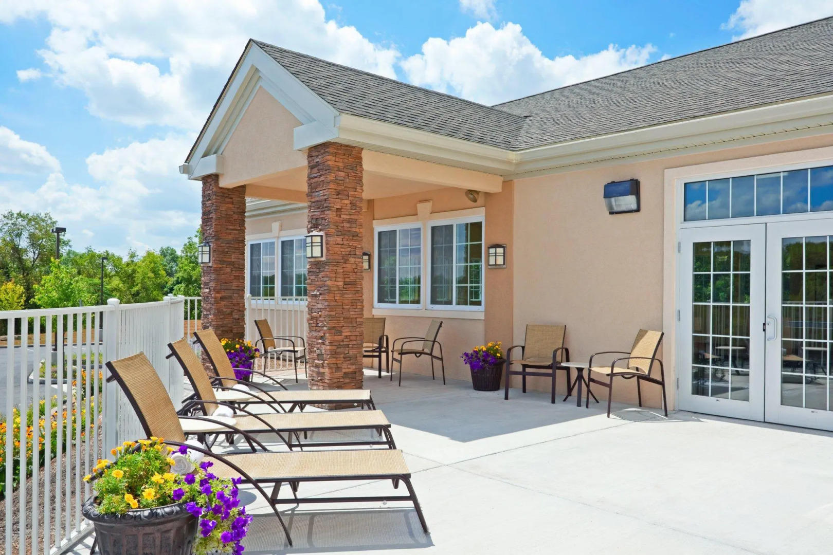 Staybridge Suites Philadelphia Valley Forge 422 by IHG