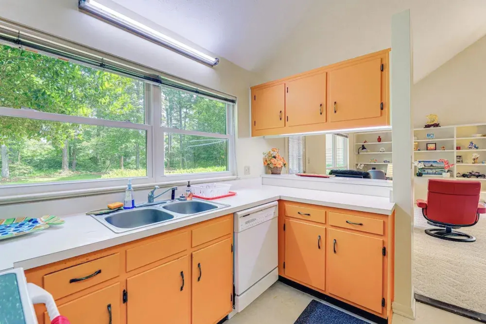 Morehead City Home ~ Walk to Beach Park!