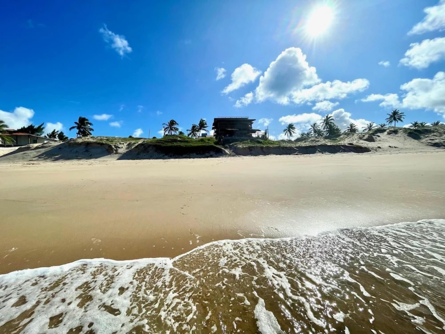 Impeccable 4-bedroom Beach House With a Great View