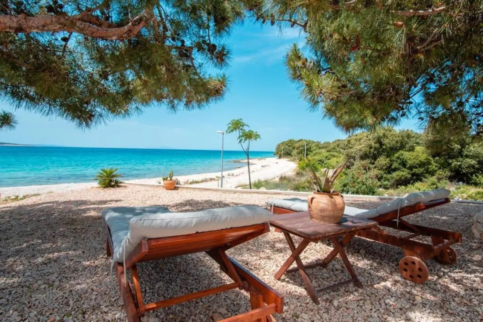 Beautiful house next to the sea