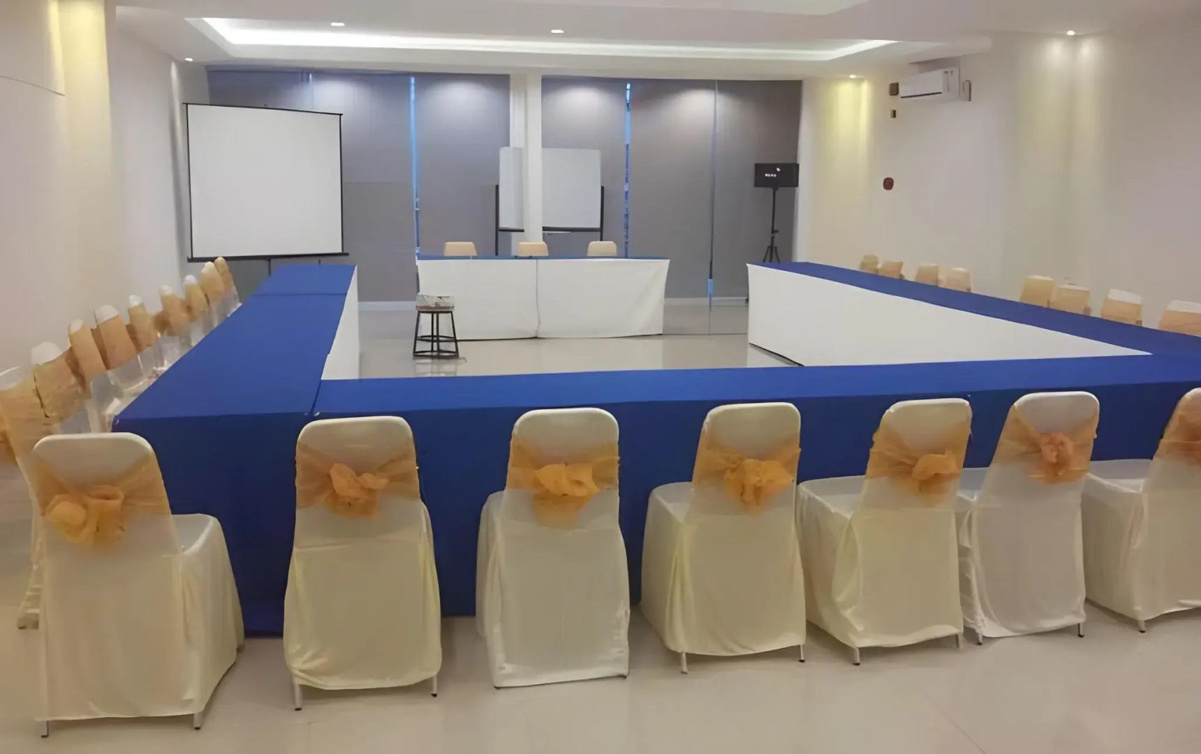 Hotel Bliss Soetta Semarang