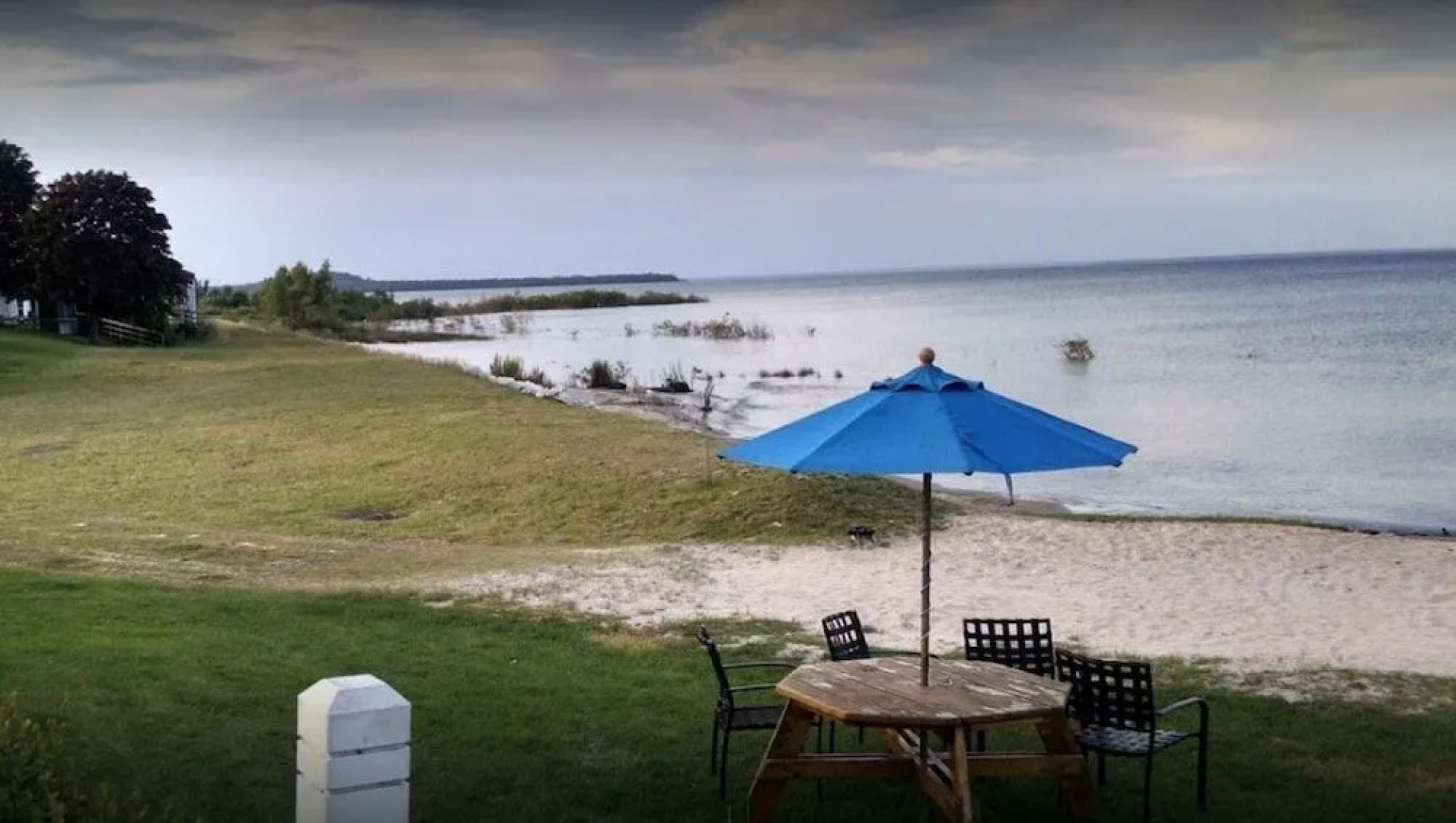 Bayview Lakefront Motel