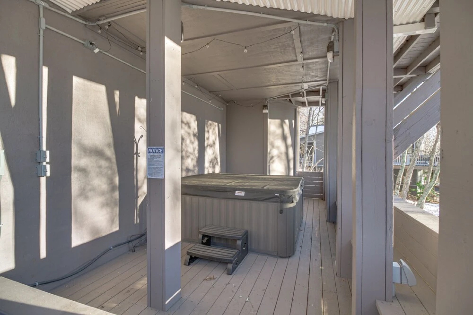 Rustic Getaway With Fireplace - Walk to Slopes!