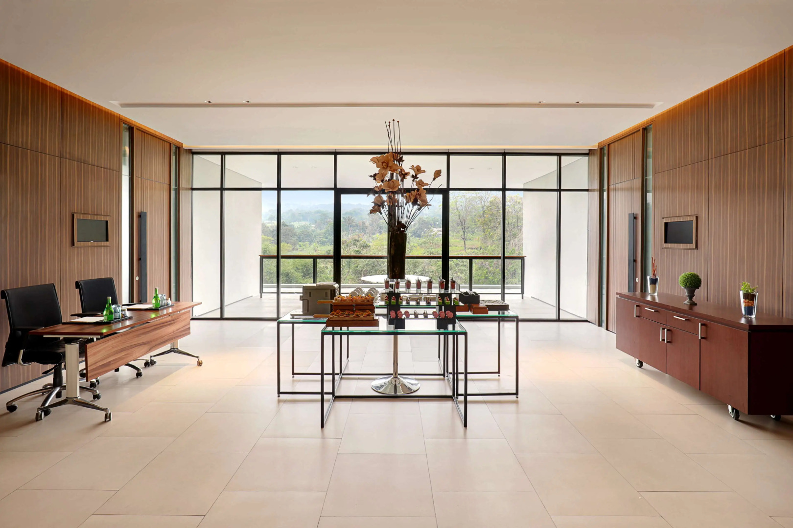 Royal Tulip Gunung Geulis Resort and Golf