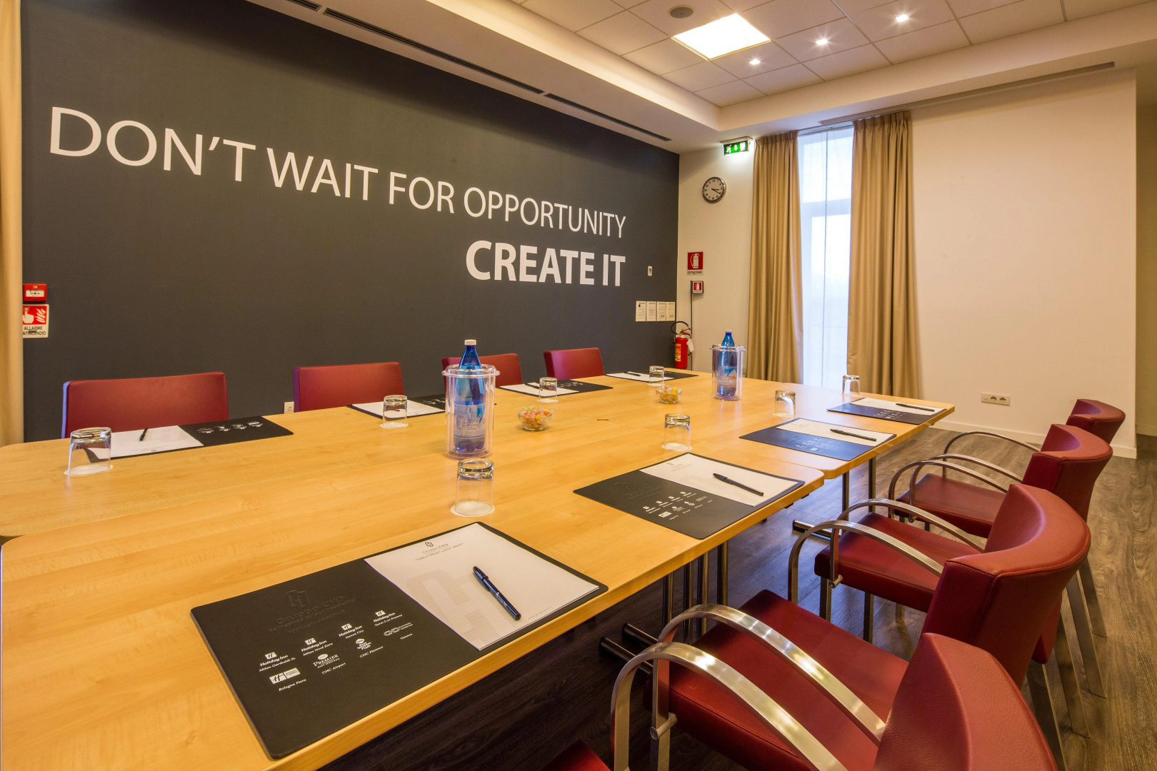Отель Holiday Inn Bologna Fiera