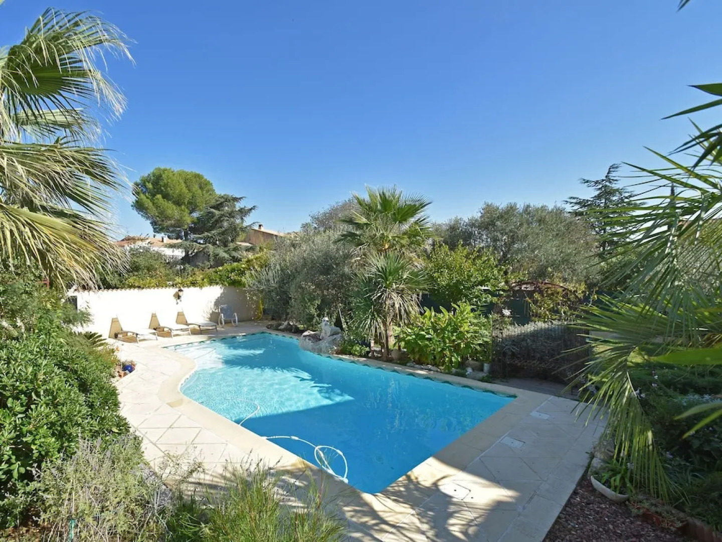 Modern villa in Cournonterral, with large garden, private pool and terrace